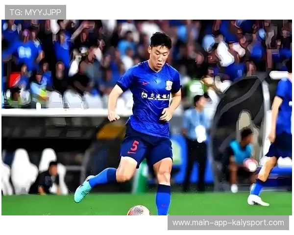 朱辰杰回归申花防线参与分组对抗，斯卢茨基重塑后场出球体系