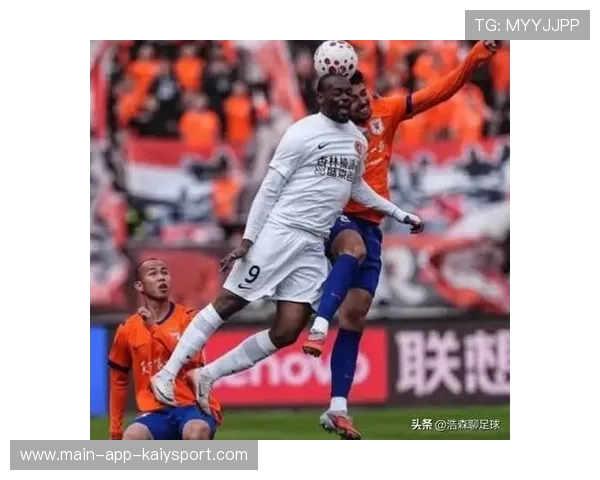 辽宁铁人瓦吉奇抢点卡位强硬，头球攻门顶偏